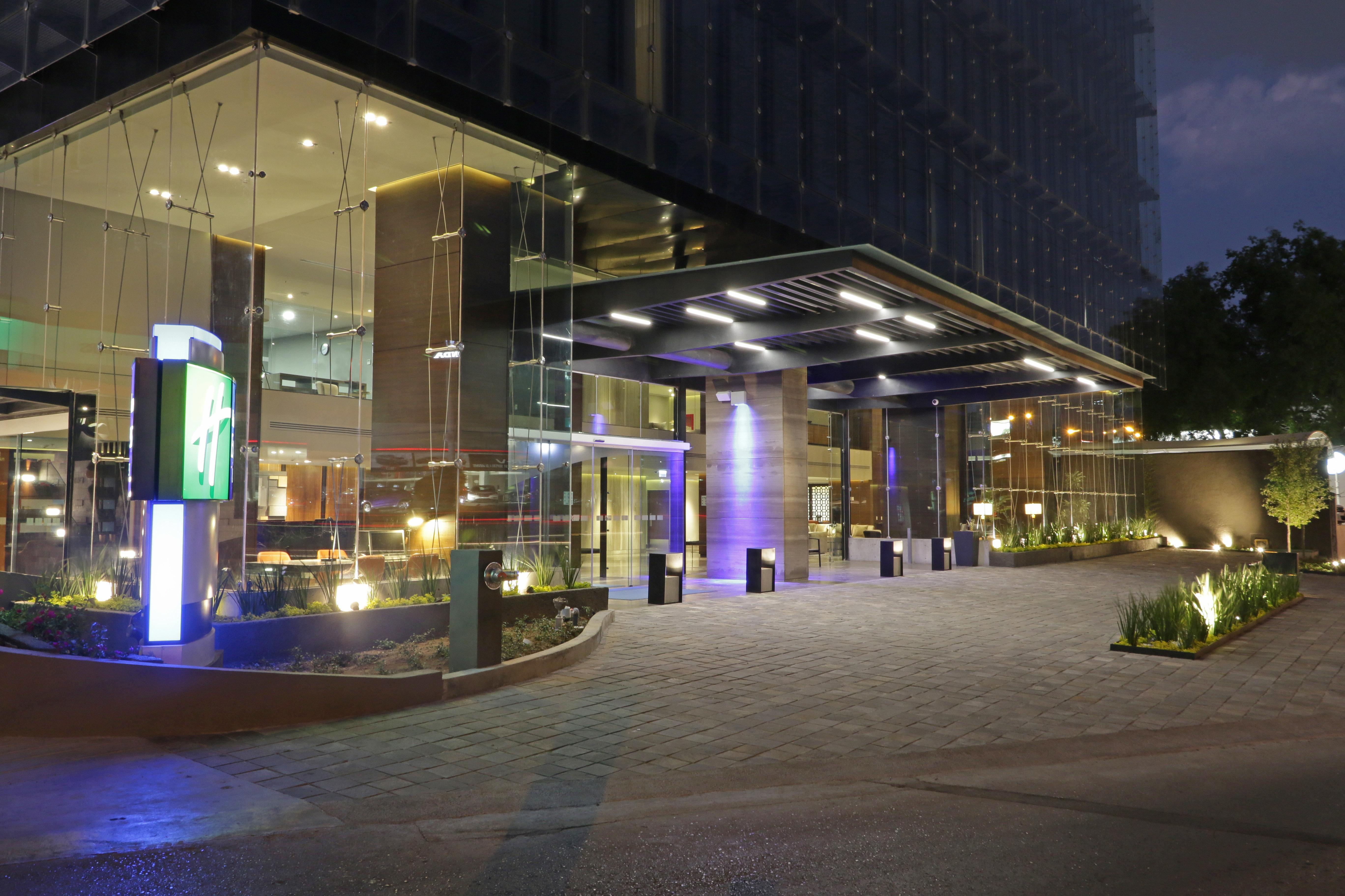 Holiday Inn Express & Suites Monterrey Valle By Ihg San Pedro Garza Garcia Esterno foto