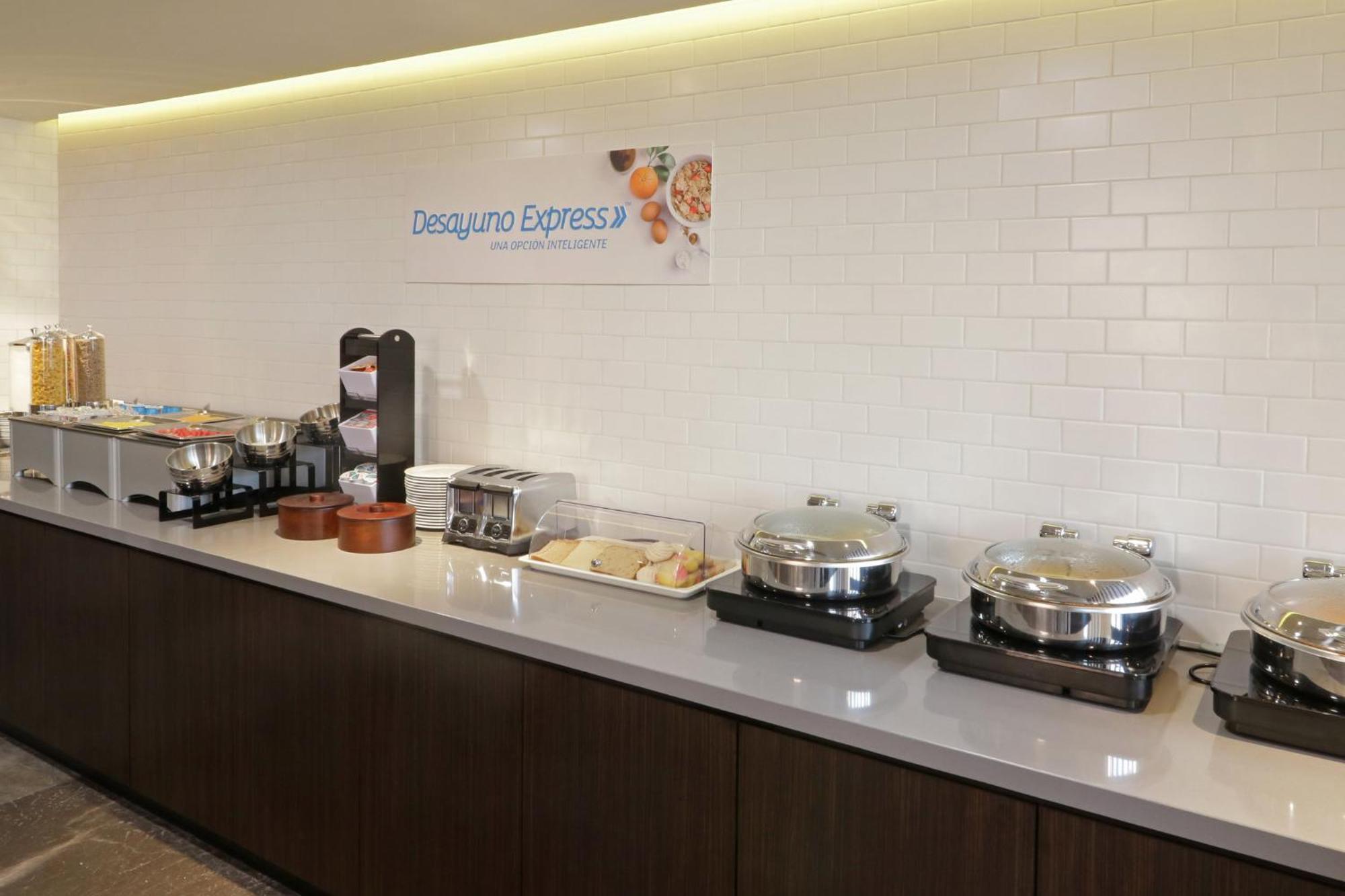 Holiday Inn Express & Suites Monterrey Valle By Ihg San Pedro Garza Garcia Esterno foto