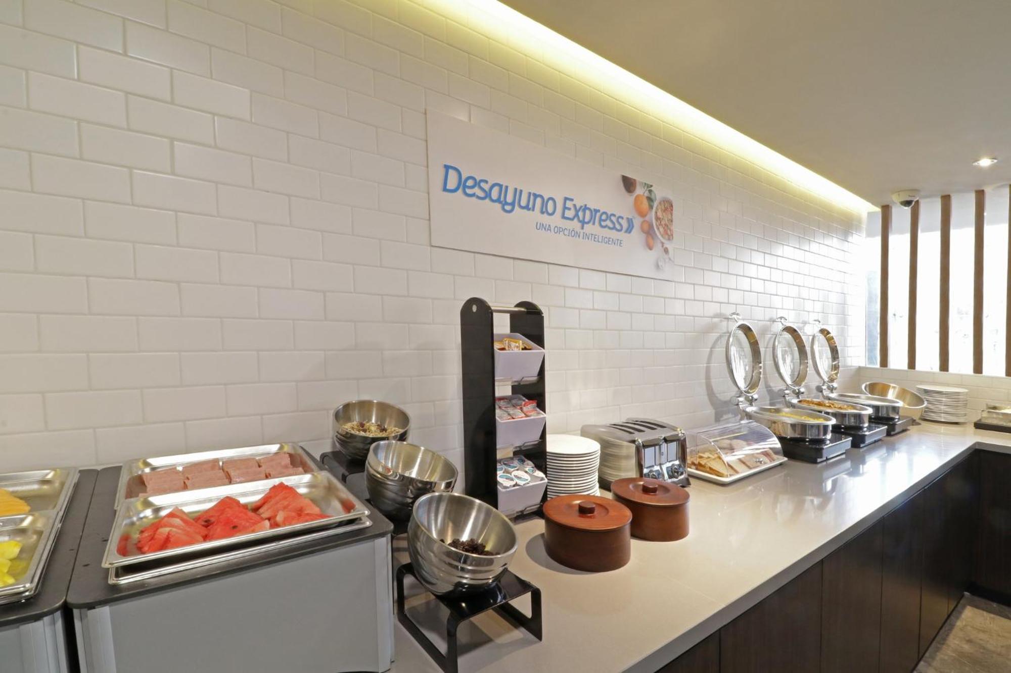 Holiday Inn Express & Suites Monterrey Valle By Ihg San Pedro Garza Garcia Esterno foto